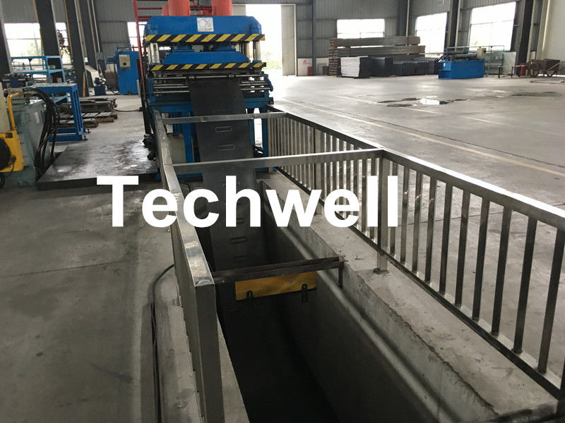 rullo trasportatore del cavo del acciaio al carbonio di 1.5-2.5mm che forma macchina con 5 tonnellate Uncoiler idraulico