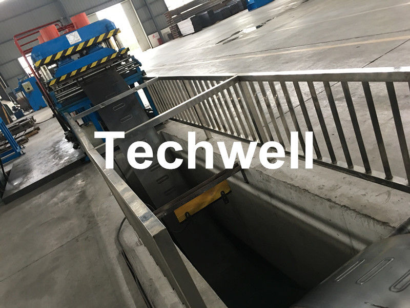 rullo trasportatore del cavo del acciaio al carbonio di 1.5-2.5mm che forma macchina con 5 tonnellate Uncoiler idraulico