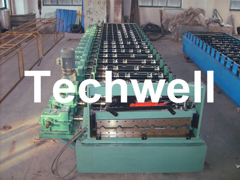 7,5 chilowatt del giunto cardanico del cambio dell'azionamento del rotolo del tetto che forma macchina con il sistema di controllo di frequenza di SpA