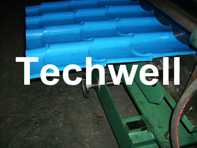 Rotolo d'acciaio delle mattonelle di tetto di colore automatico che forma macchina con 11 chilowatt di potere idraulico del motore