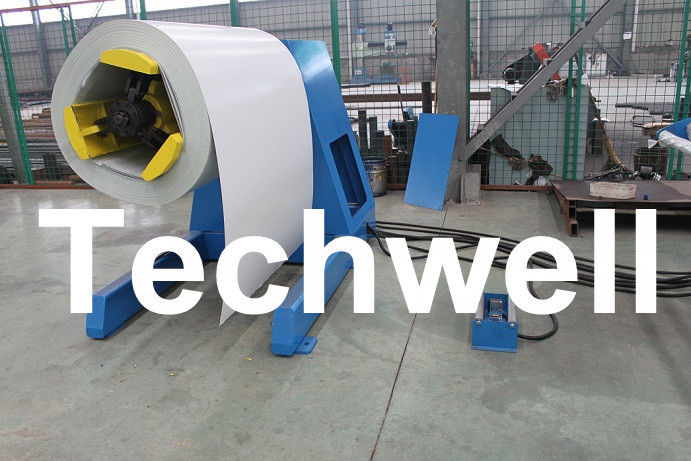 5 tonnellate Decoiler/Uncoiler automatici idraulici che curva macchina con velocità svolgentesi 0 - 15m/min